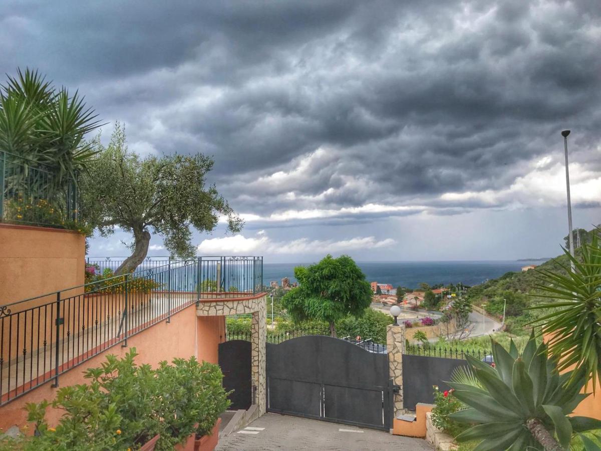 Villa Santa Barbara تْشيفالو المظهر الخارجي الصورة