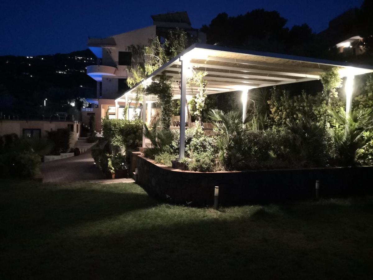 Villa Santa Barbara تْشيفالو المظهر الخارجي الصورة