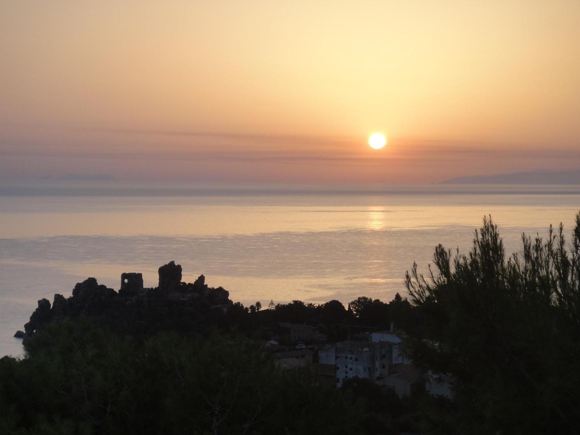 Villa Santa Barbara تْشيفالو المظهر الخارجي الصورة