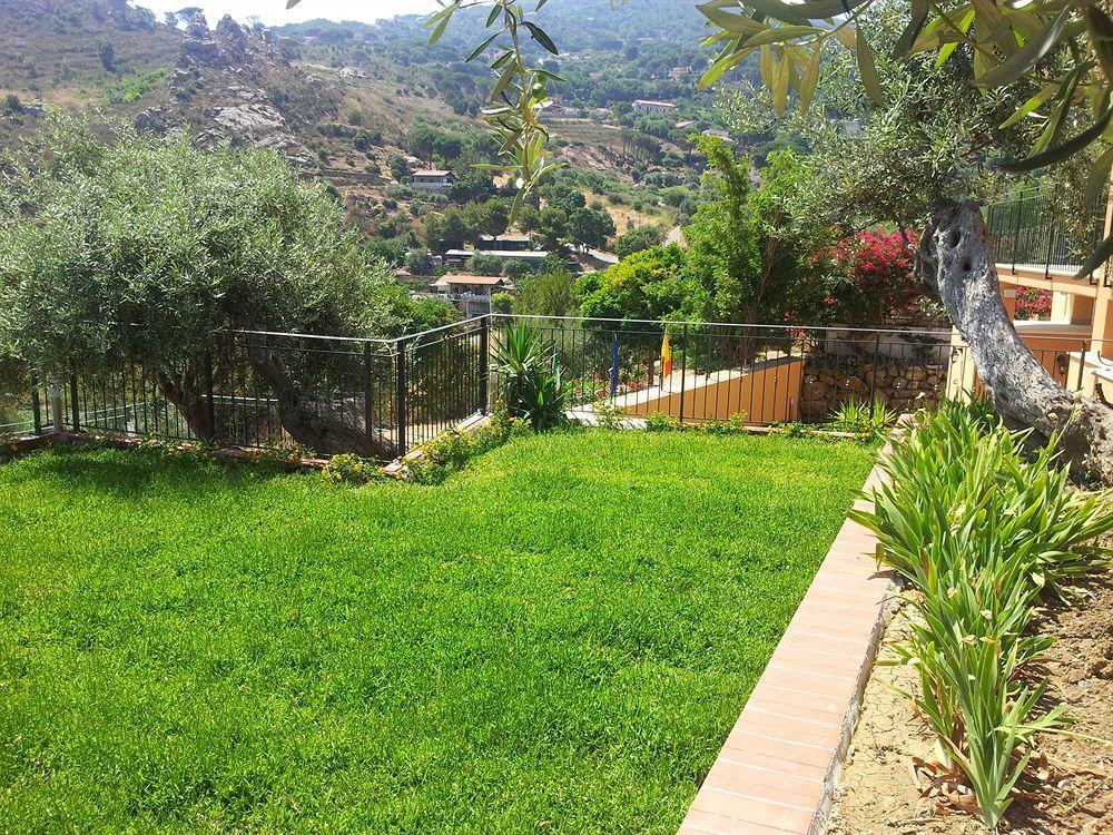 Villa Santa Barbara تْشيفالو المظهر الخارجي الصورة