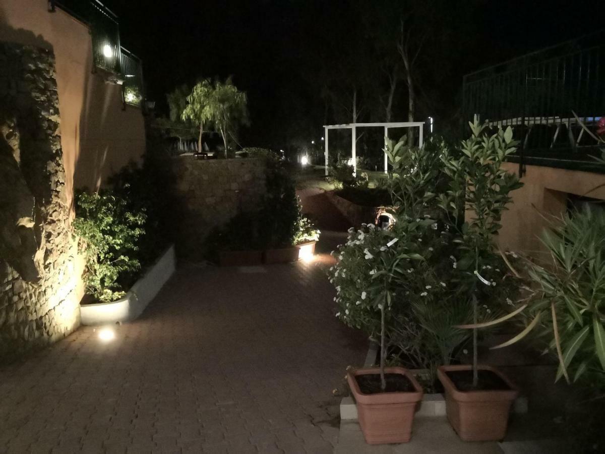 Villa Santa Barbara تْشيفالو المظهر الخارجي الصورة