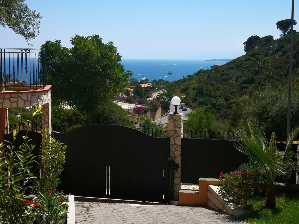 Villa Santa Barbara تْشيفالو المظهر الخارجي الصورة